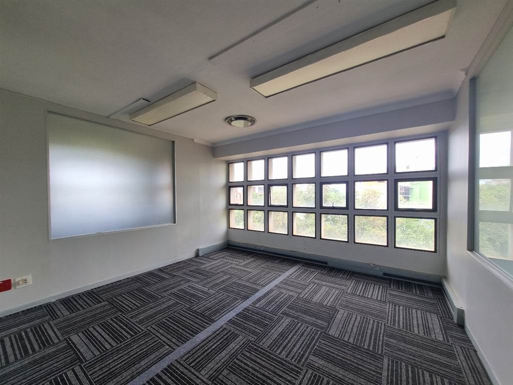 157  m² Commercial space in Hatfield photo number 3