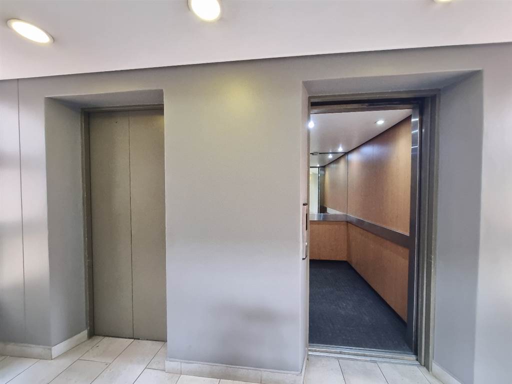 157  m² Commercial space in Hatfield photo number 25