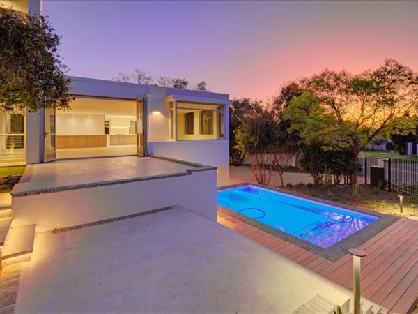 5 Bedroom House 5 Bedroom House