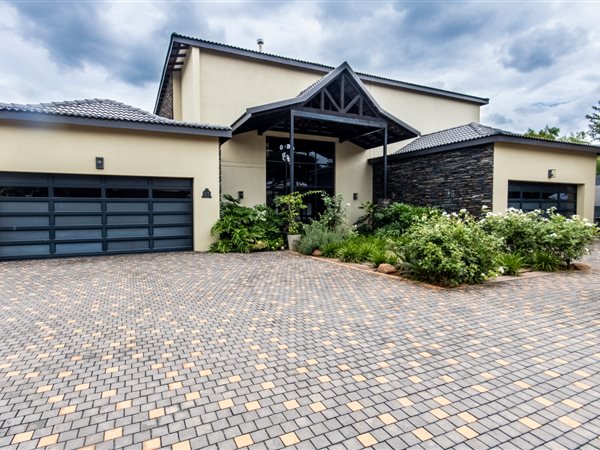 4 Bedroom House 4 Bedroom House