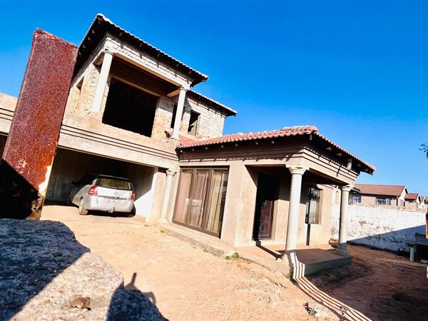 4 Bed House in Duvha Park
