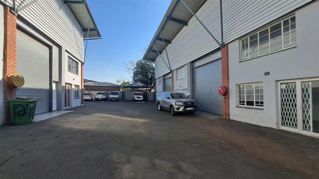 173  m² Industrial space in Silverton photo number 1
