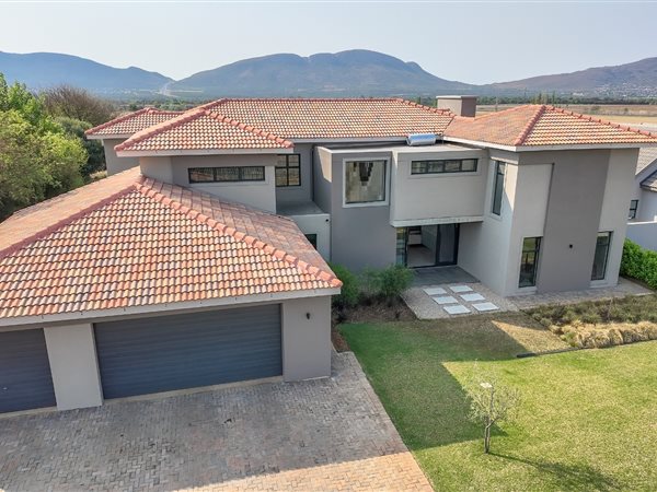 4 Bedroom House 4 Bedroom House