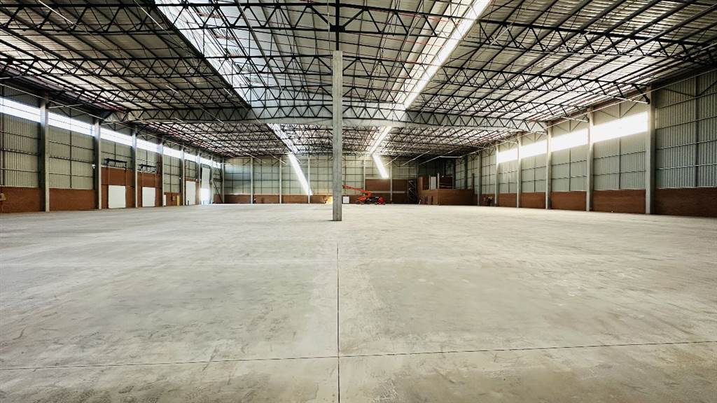3672  m² Industrial space in Louwlardia photo number 6