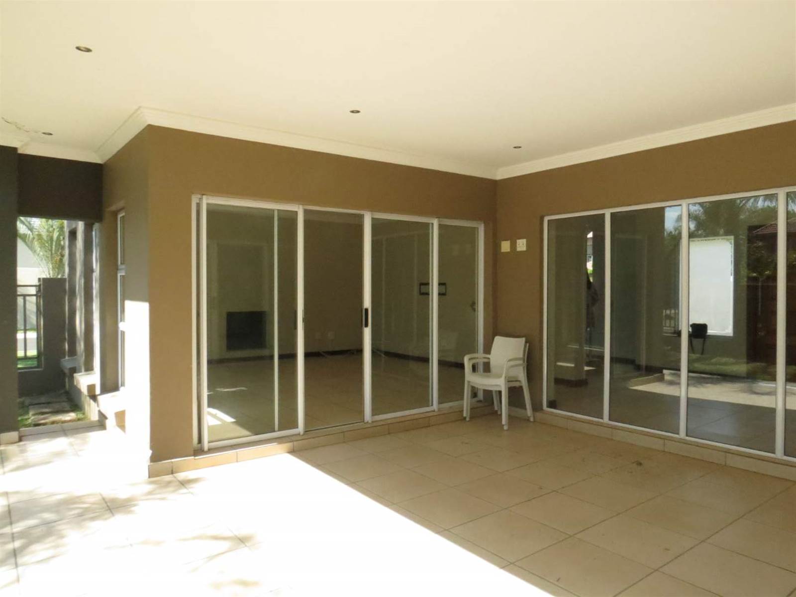 4 Bed House in Greenstone Hill photo number 6