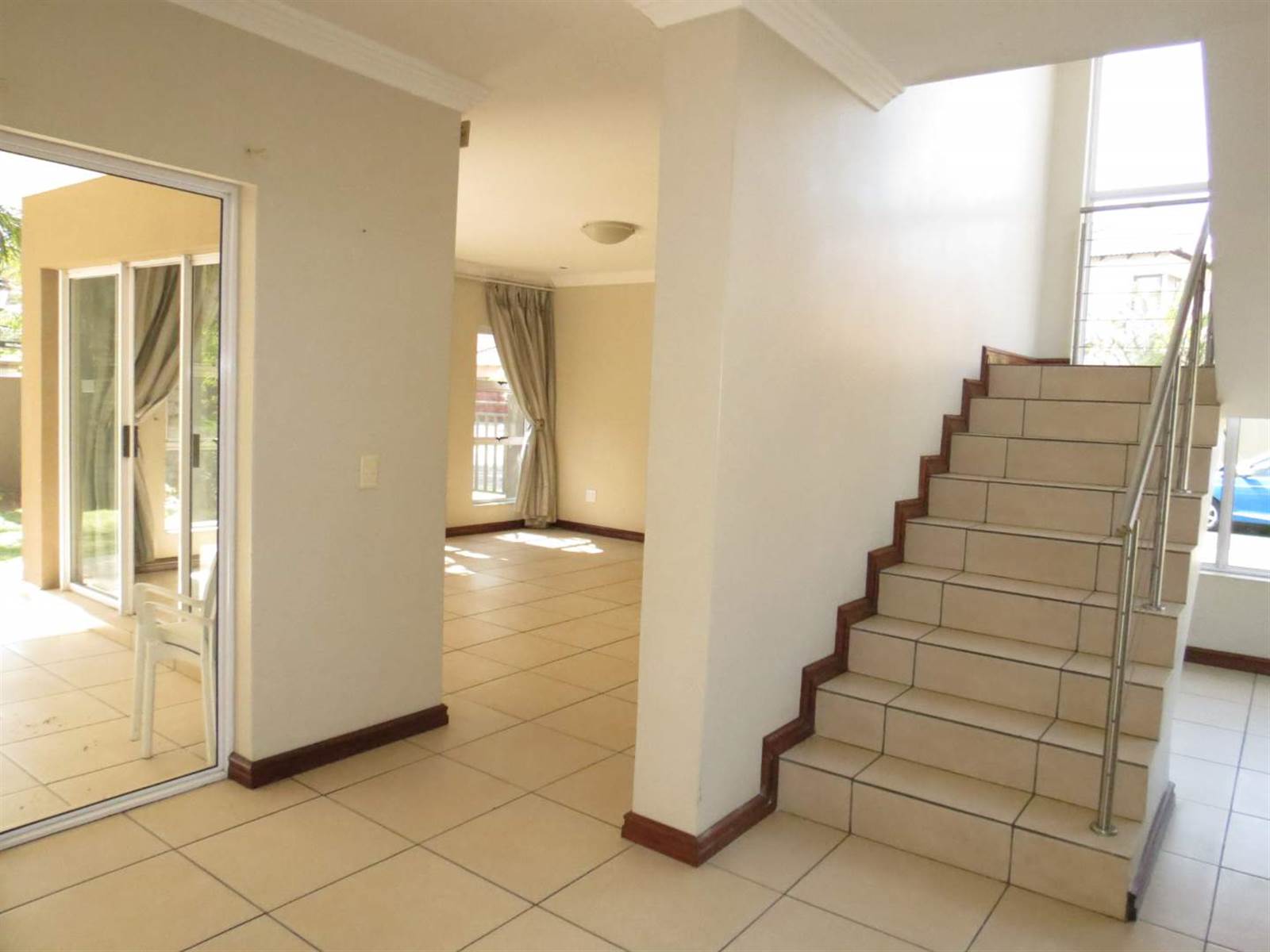 4 Bed House in Greenstone Hill photo number 3