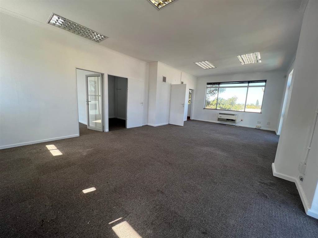 83  m² Commercial space in Tableview photo number 9