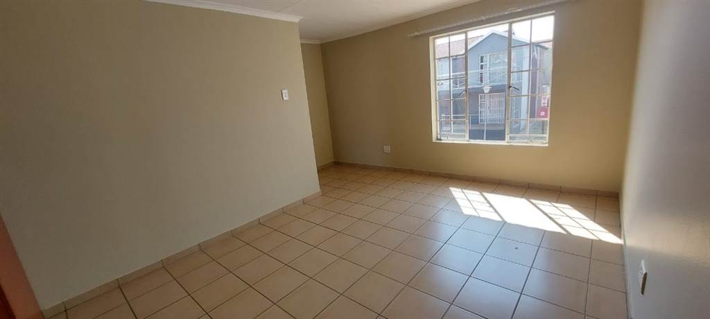 4 Bed Townhouse in Lydenburg photo number 20