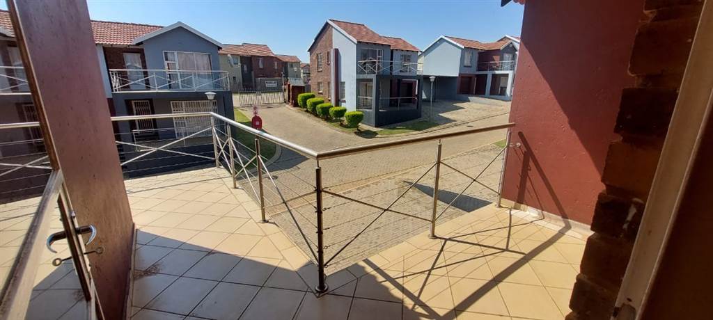 4 Bed Townhouse in Lydenburg photo number 10
