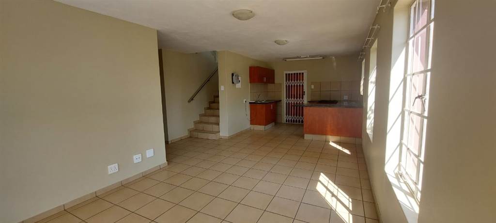 4 Bed Townhouse in Lydenburg photo number 11