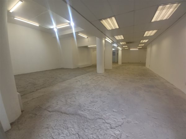 214  m² Retail Space