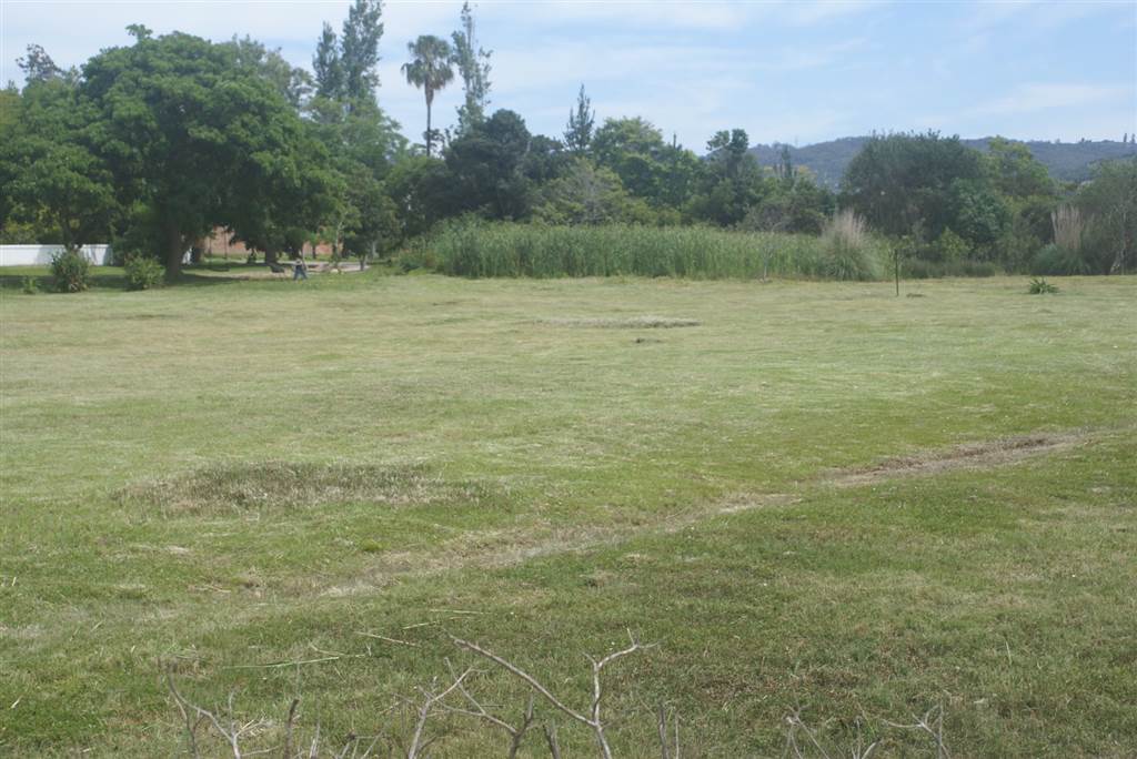 2740 m² Land available in Belvidere photo number 1