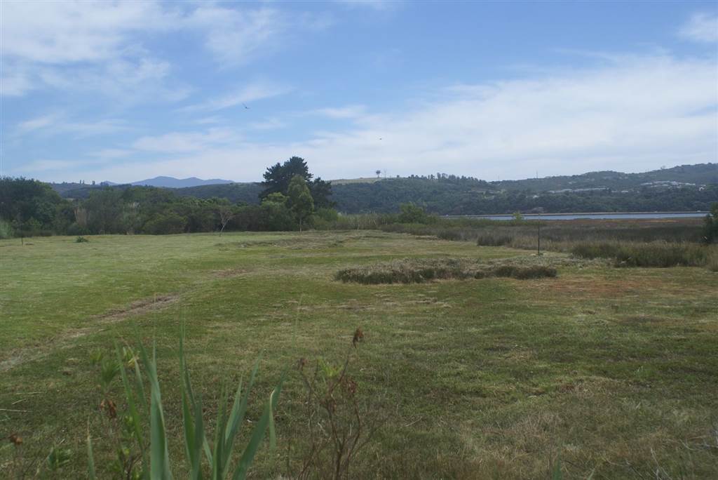 2740 m² Land available in Belvidere photo number 2