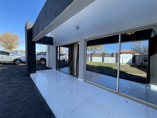 3 Bedroom House 3 Bedroom House