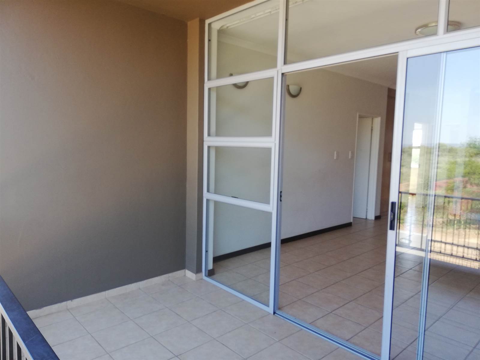 2 Bed House in Lephalale (Ellisras) photo number 9