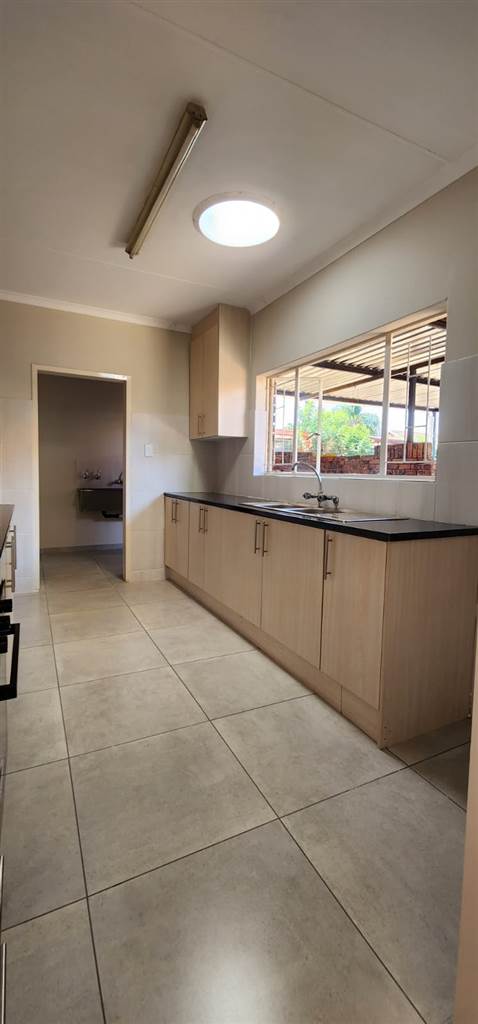 4 Bed House in Booysens photo number 18
