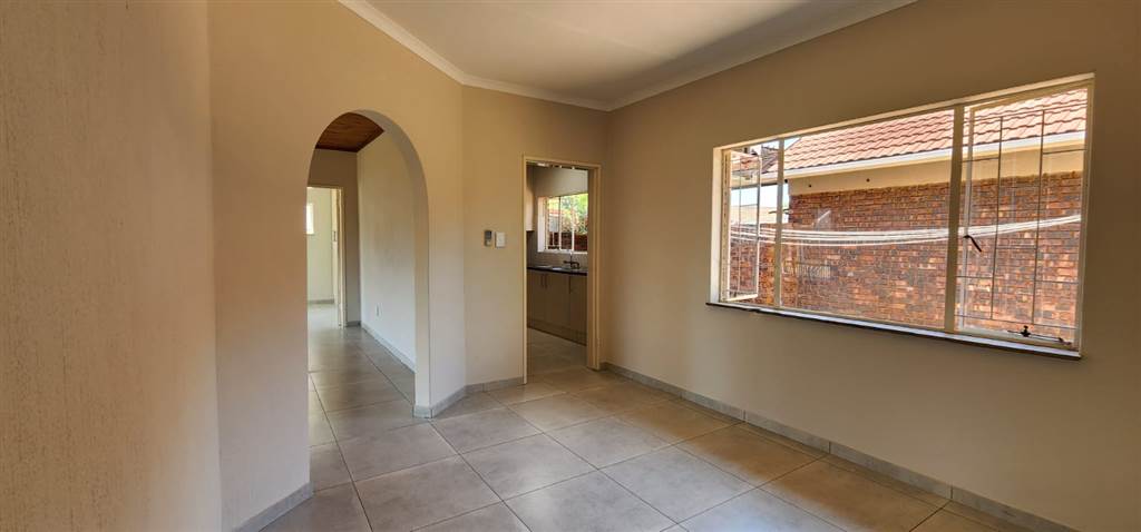 4 Bed House in Booysens photo number 15