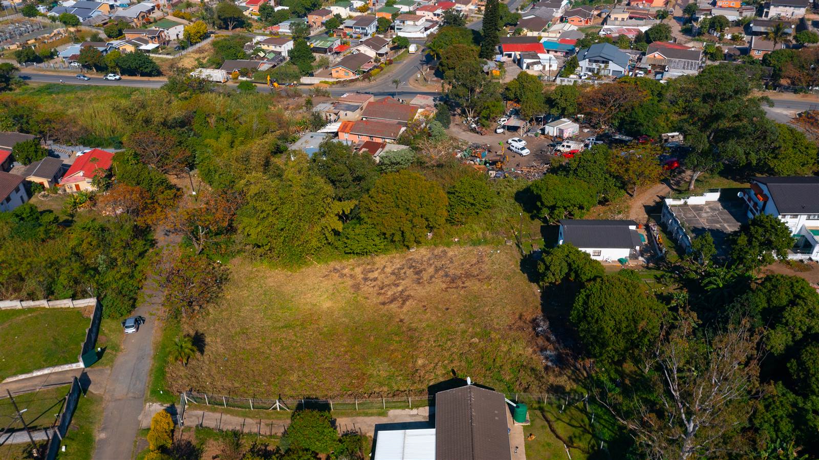 1930 m² Land available in Townview photo number 5