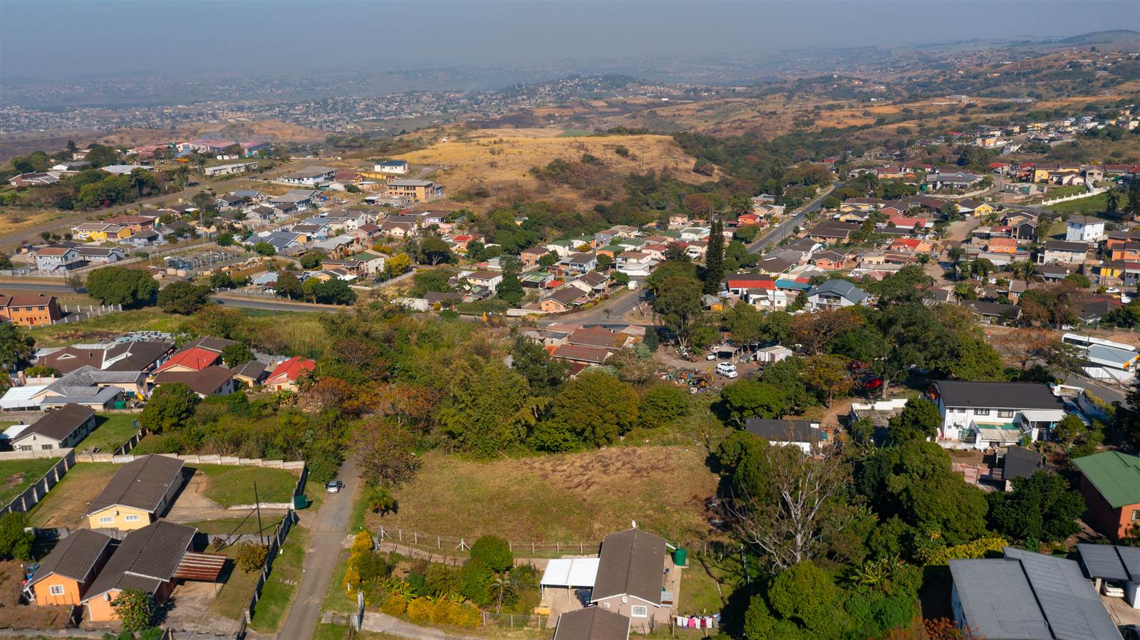 1930 m² Land available in Townview photo number 12