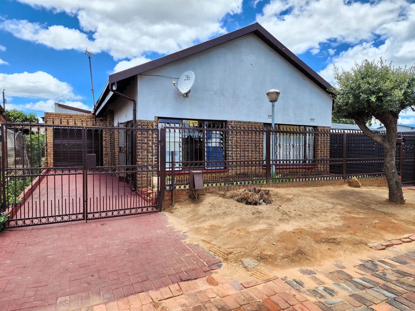 5 Bed House in Mamelodi West photo number 1