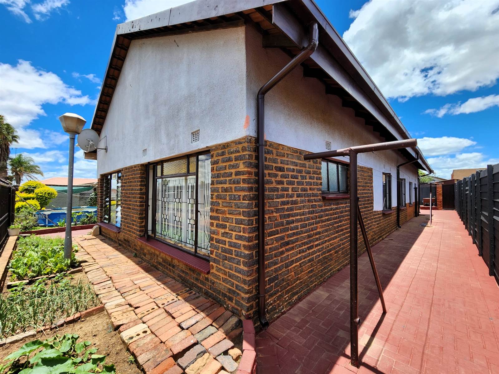 5 Bed House in Mamelodi West photo number 3