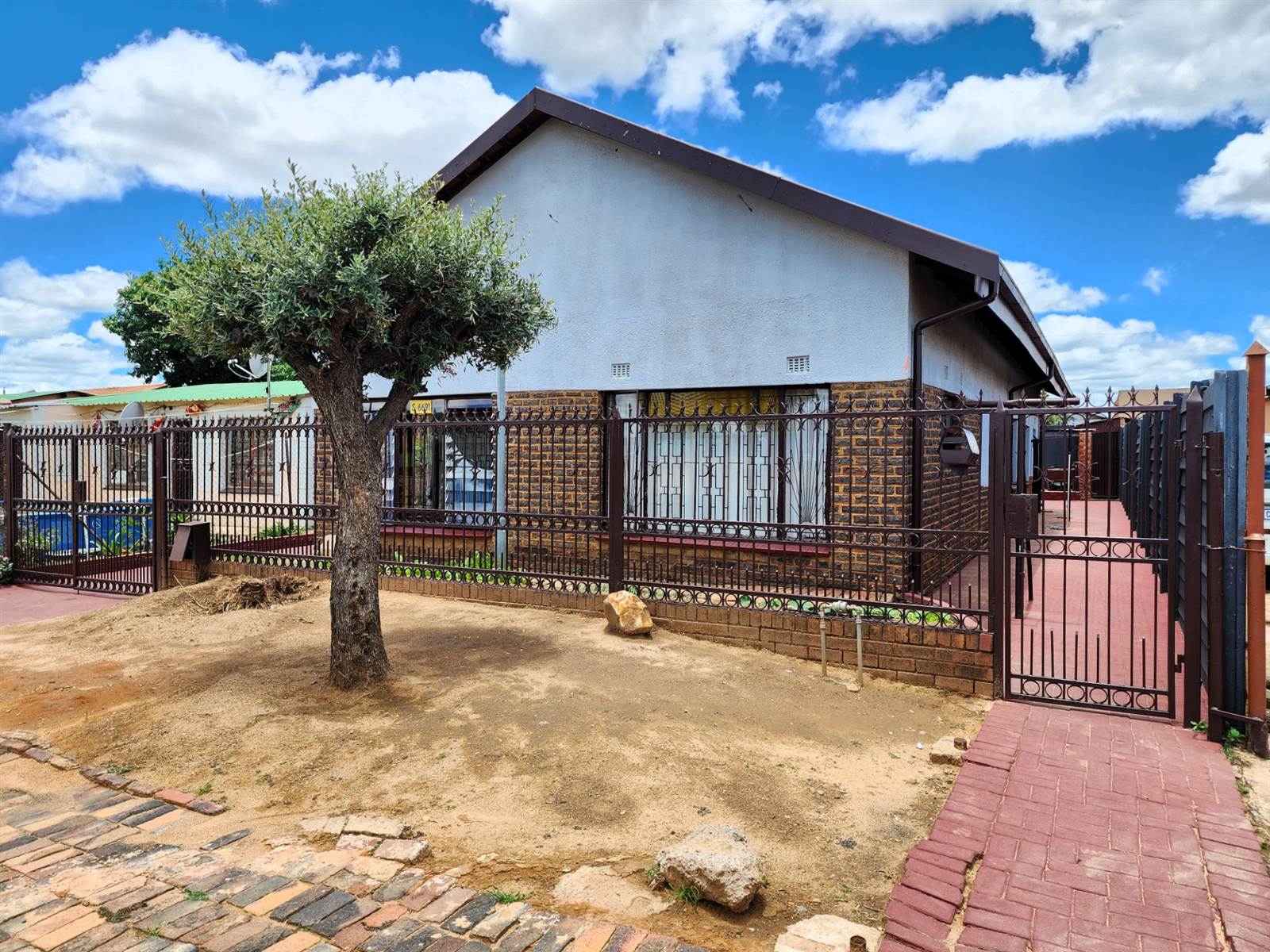 5 Bed House in Mamelodi West photo number 30