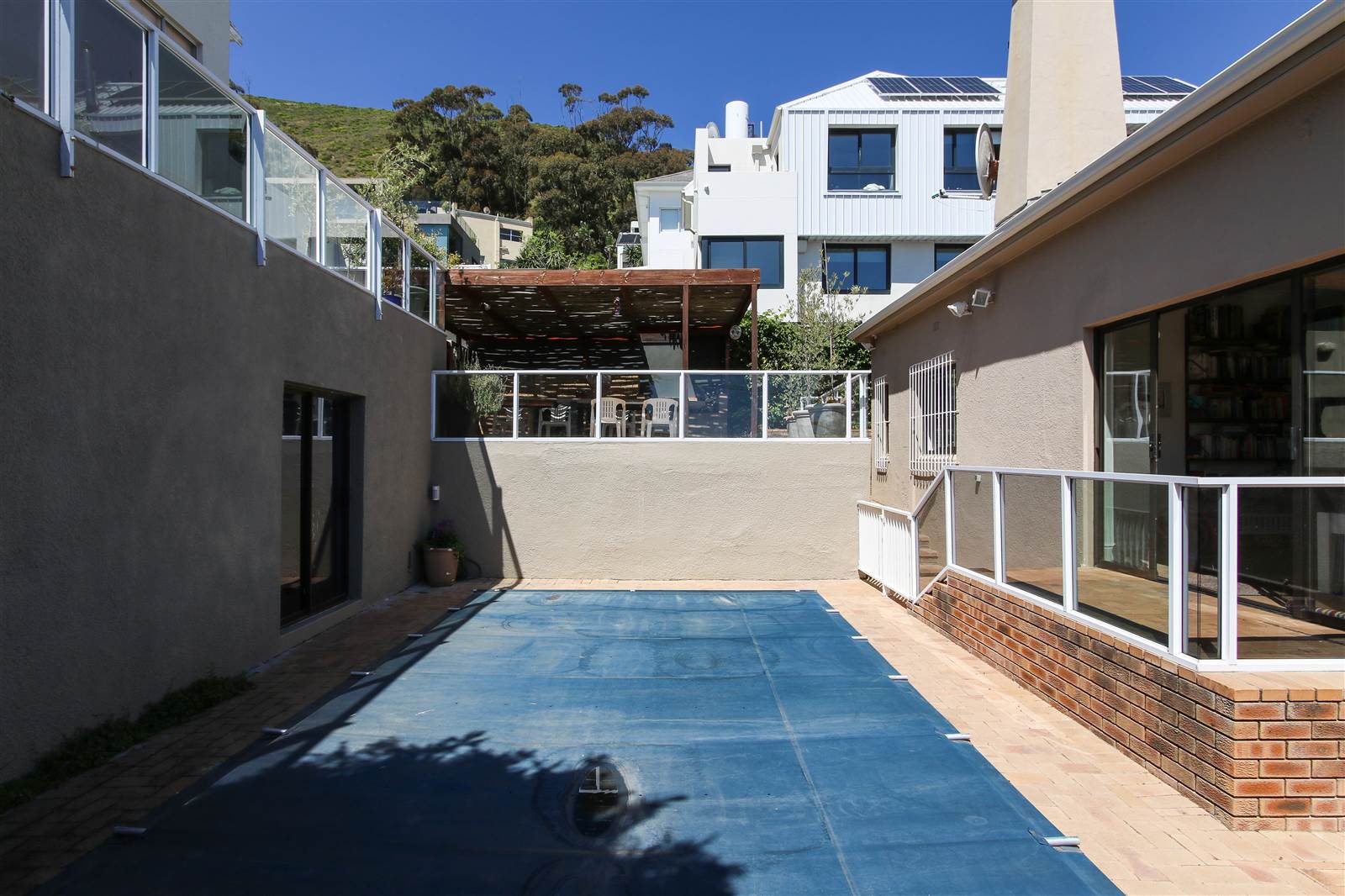 4 Bed House in Fresnaye photo number 9