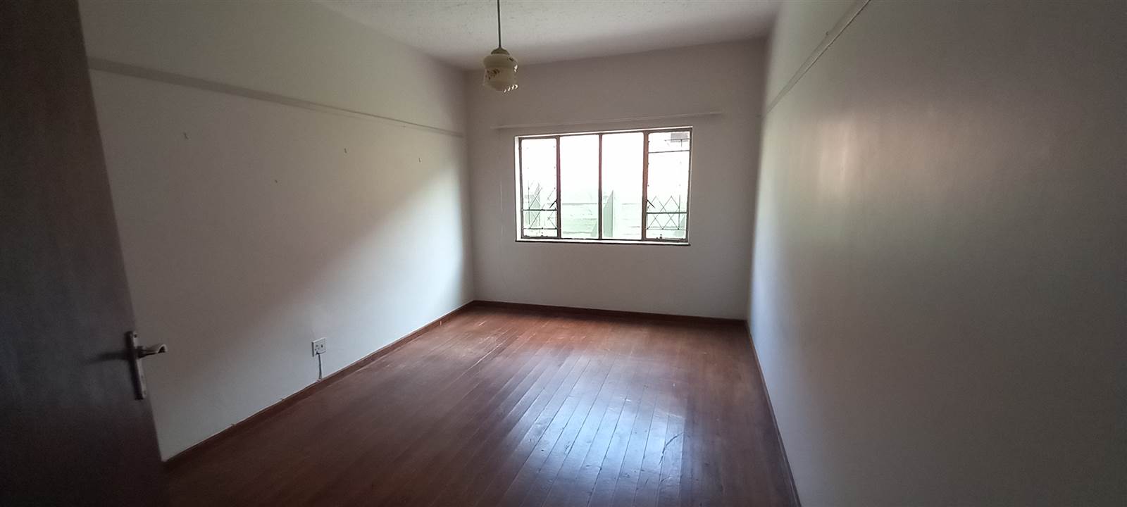 2 Bed Flat in Southernwood photo number 6