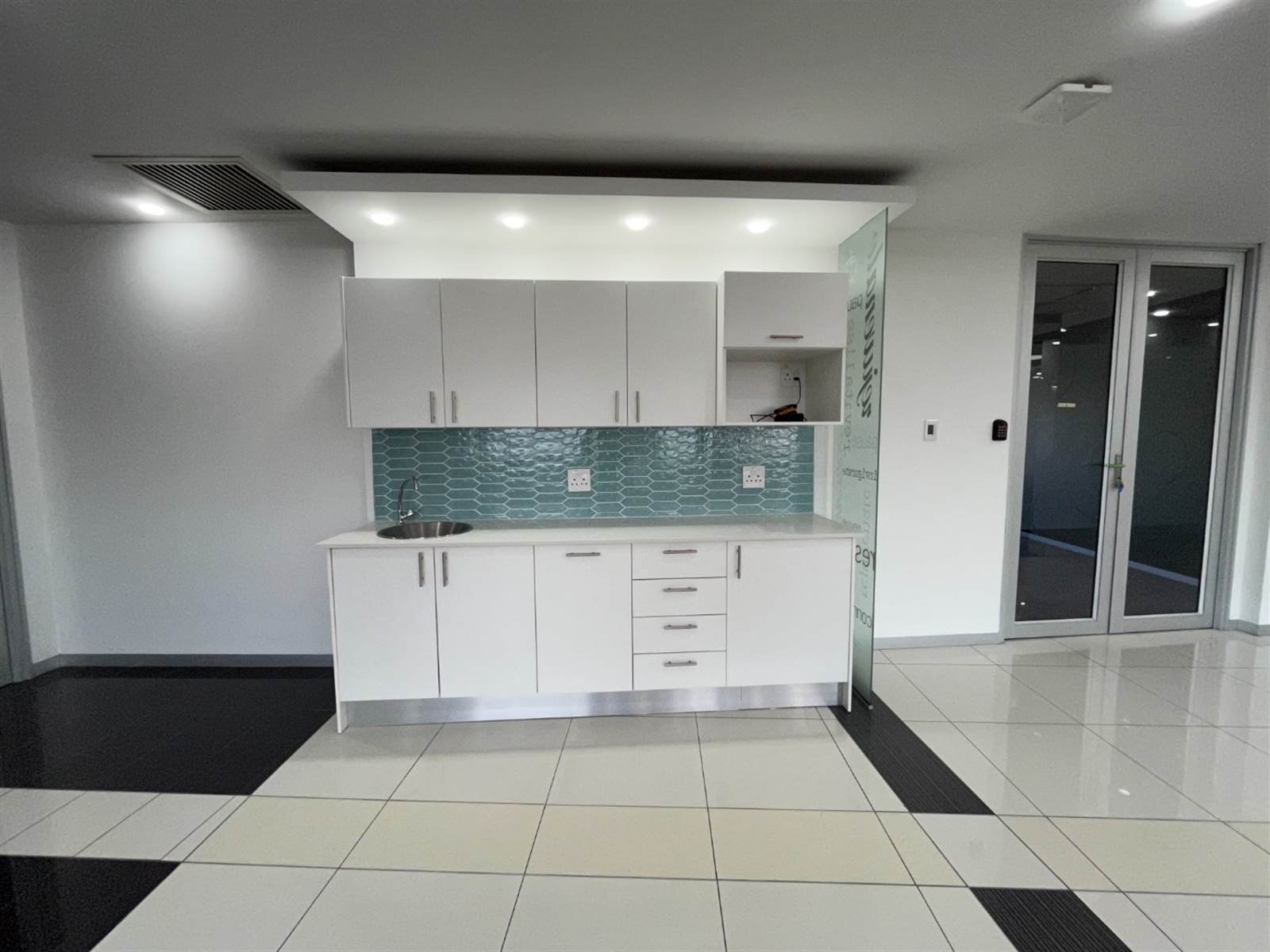 46  m² Office Space in Rivonia photo number 14
