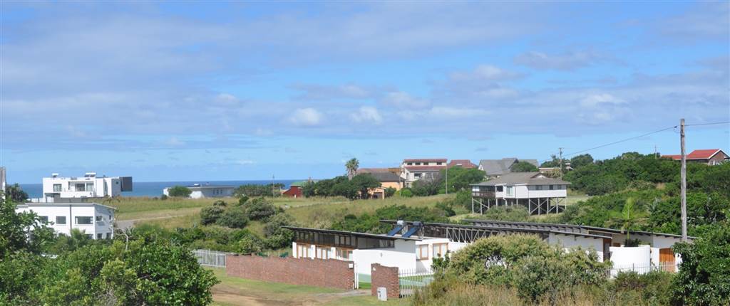 4 Bed House in Morgans Bay photo number 3