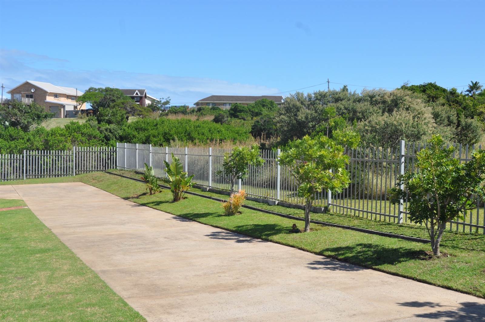 4 Bed House in Morgans Bay photo number 5