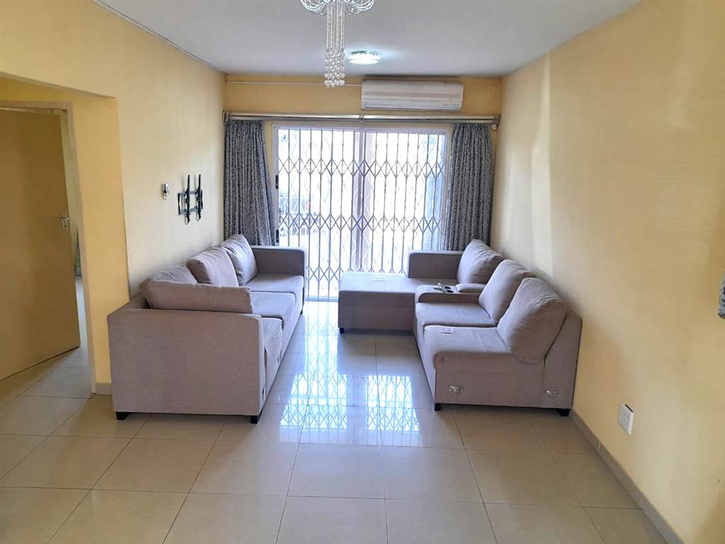 2 Bed Apartment in Tongaat Central photo number 3