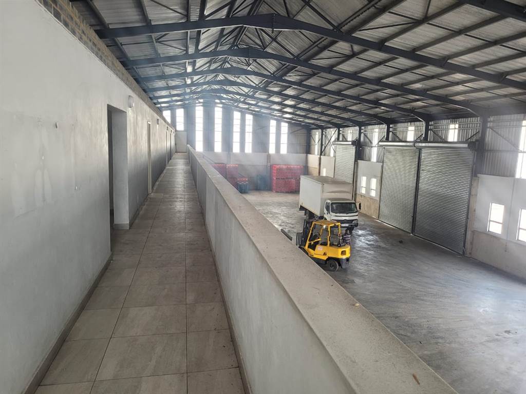 1700  m² Industrial space in Clayville photo number 4