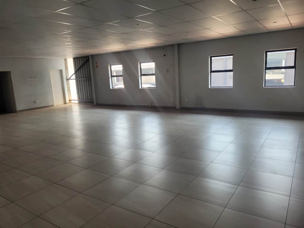 1700  m² Industrial space in Clayville photo number 8