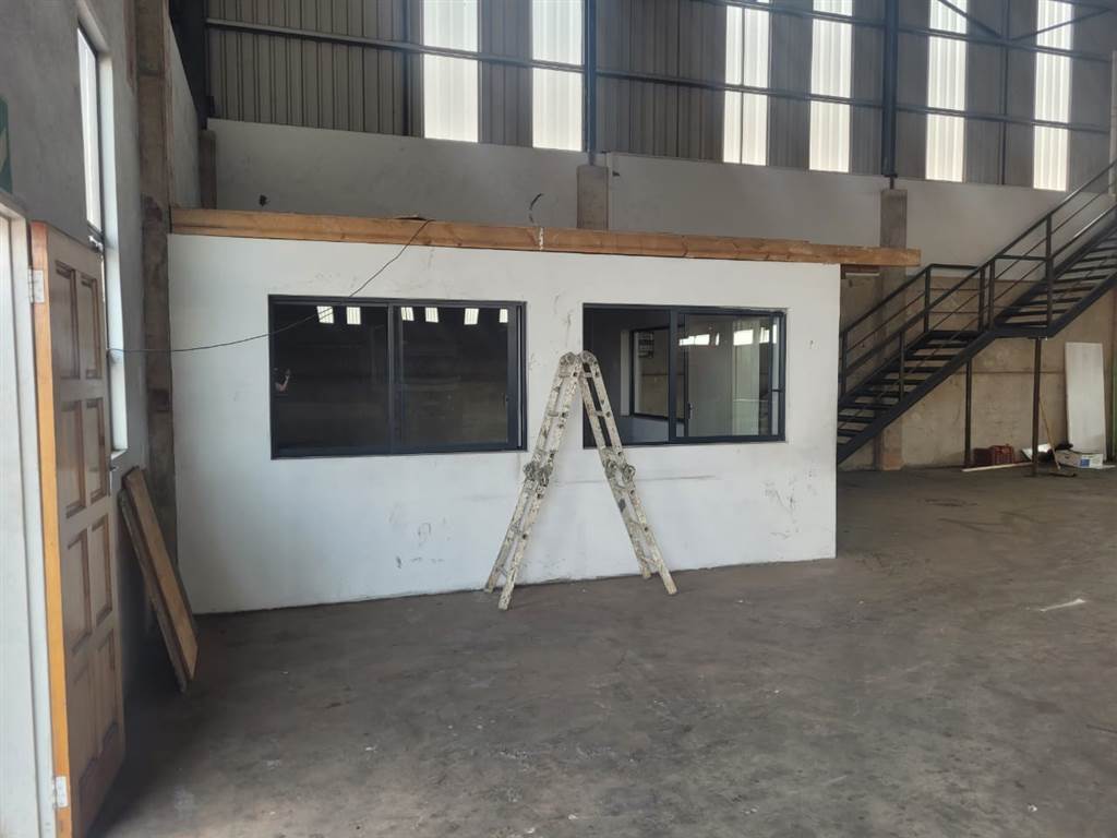 1700  m² Industrial space in Clayville photo number 18