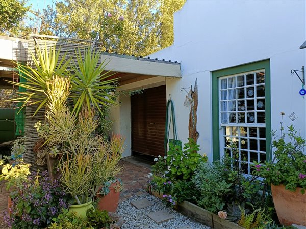 1 Bed Garden Cottage