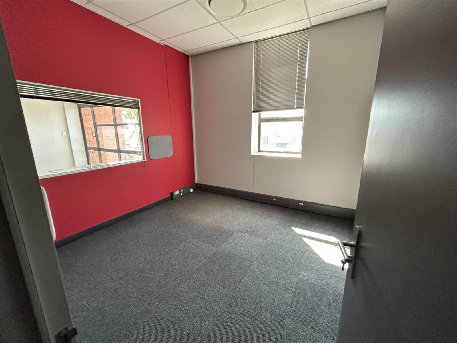 300  m² Commercial space in Highveld photo number 9
