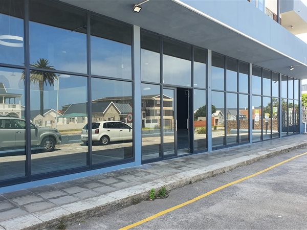 300  m² Commercial space