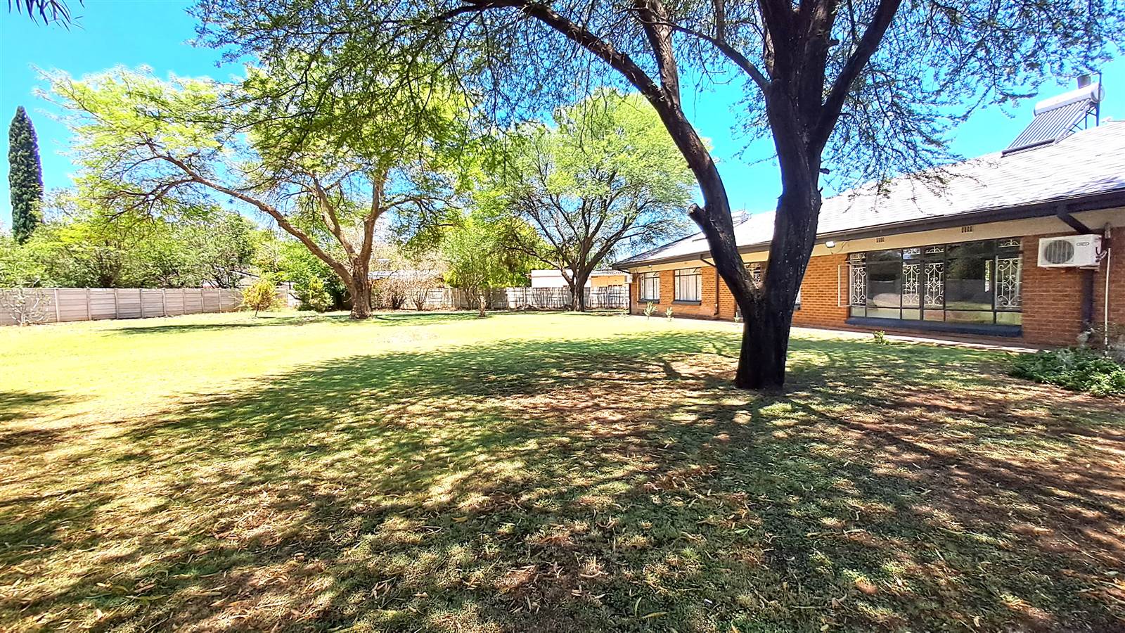 4 Bed House in Jim Fouche Park photo number 28