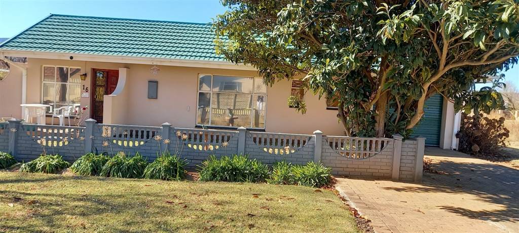 4 Bed House in Harrismith photo number 7