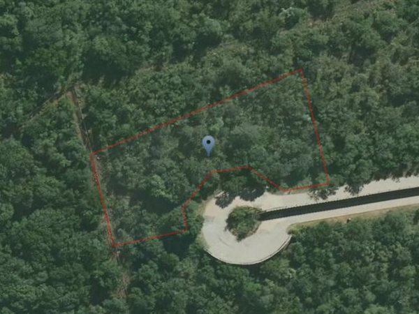 1900 m² Land available in Kosmos