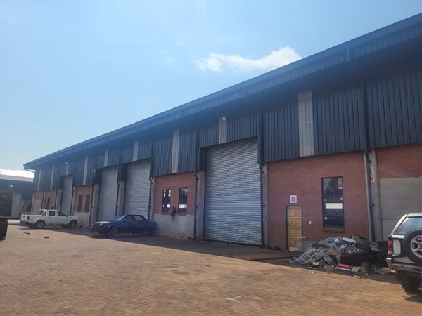 1705  m² Industrial space in Clayville