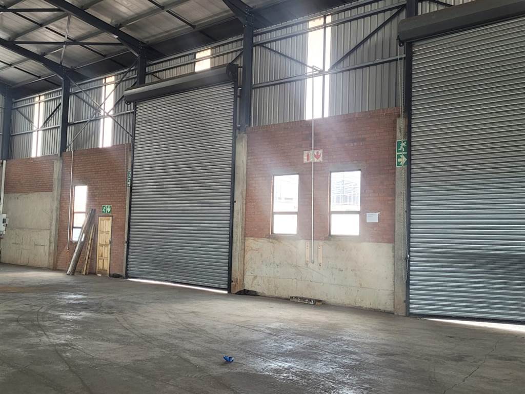 1705  m² Industrial space in Clayville photo number 5