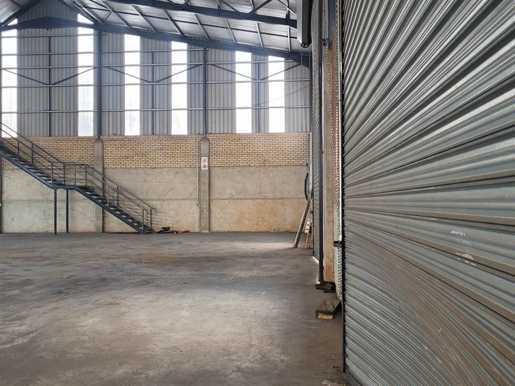 1705  m² Industrial space in Clayville photo number 2