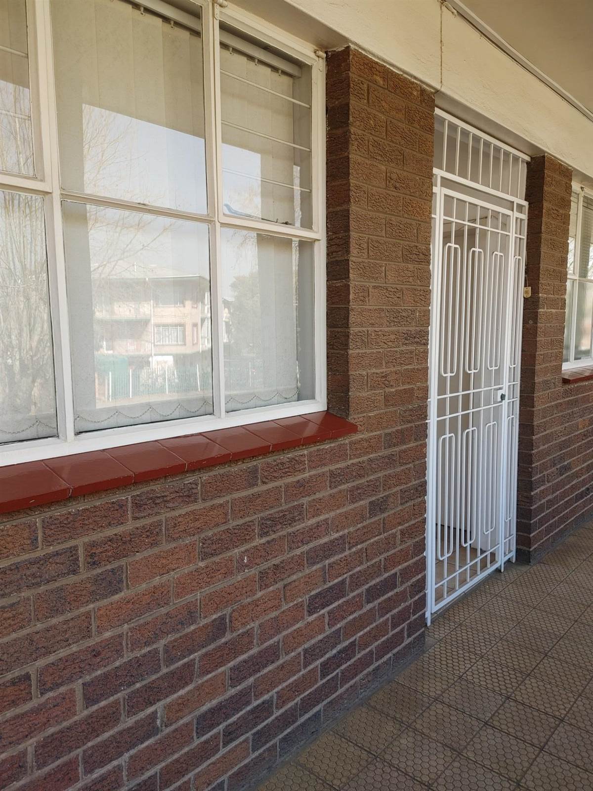 2 Bed Apartment in Benoni Central photo number 19