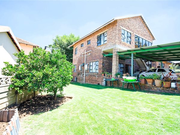 6 Bed House in Wilgeheuwel