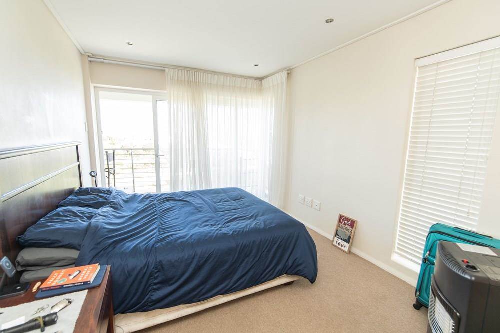 2 Bed Apartment in Brookes Hill photo number 6