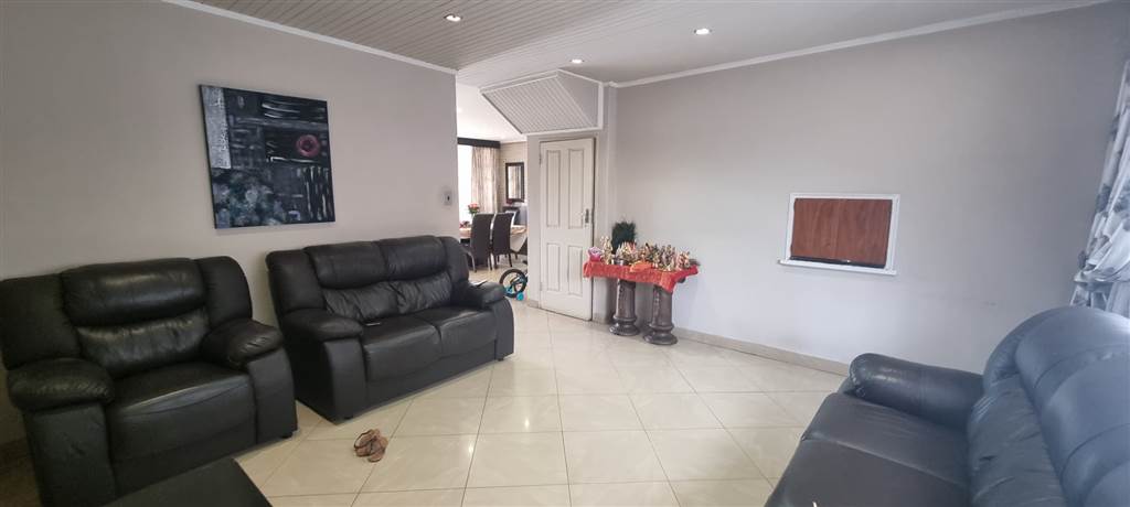6 Bed House in Actonville photo number 6