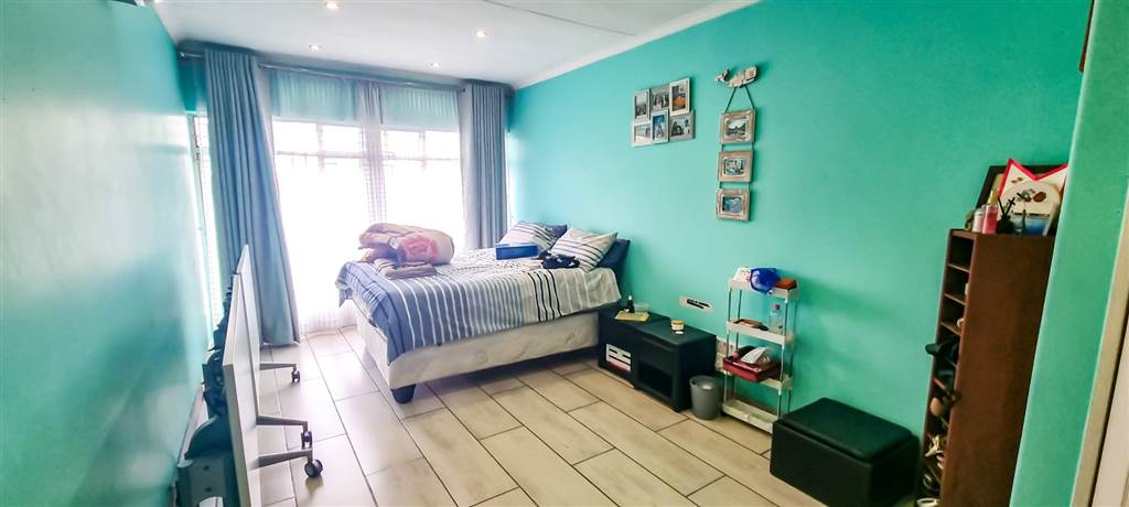 6 Bed House in Actonville photo number 13