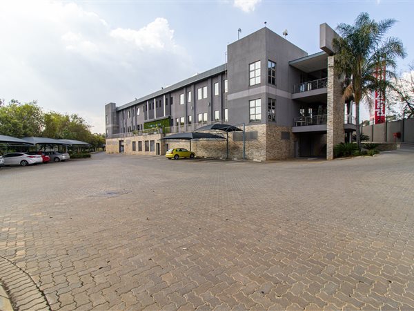 350  m² Commercial space